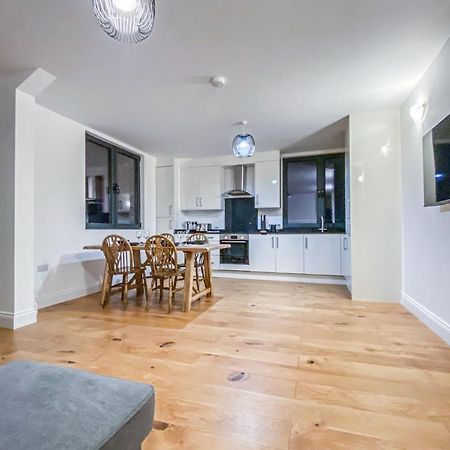 2 Bedroom City Centre Apartment With Parking Bedford Exterior foto