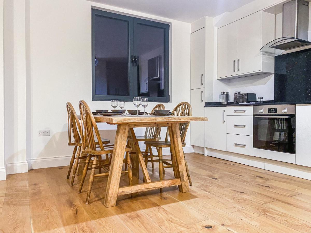 2 Bedroom City Centre Apartment With Parking Bedford Exterior foto